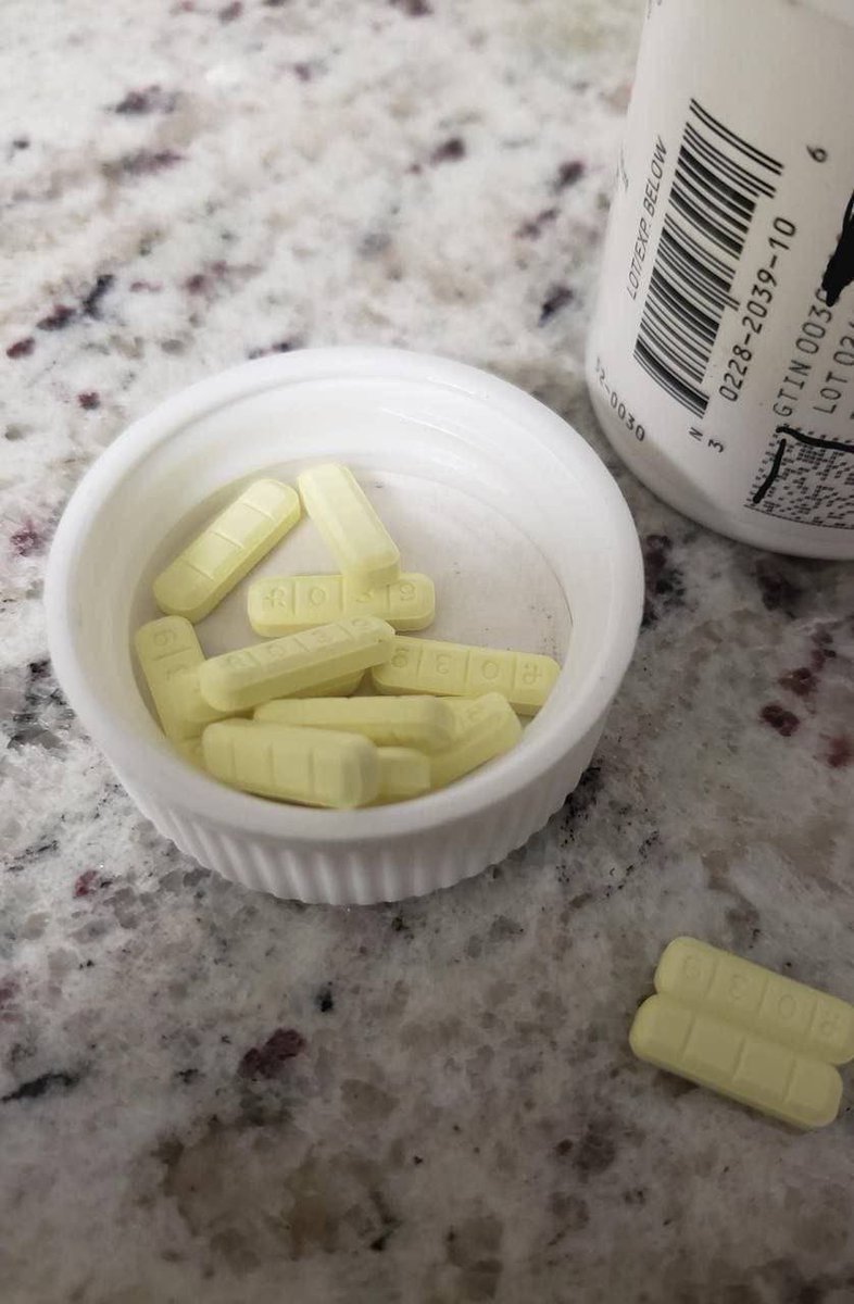 bernardstone420's tweet photo. #drugtwt #420life #viral #snowballs #shrooms #ketamine #pillstwt https://t.co/86AhcB2N0x
