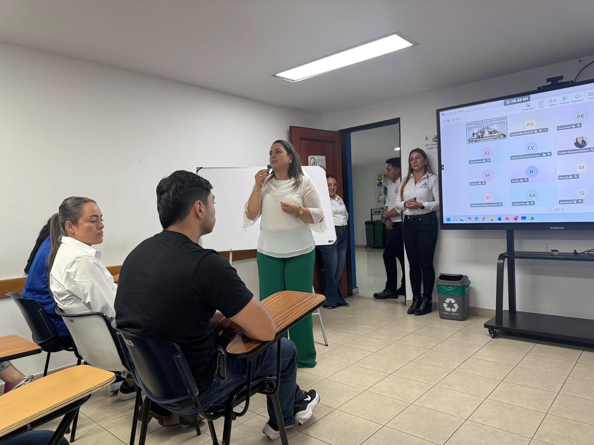 ESAPOficial's tweet photo. #Territoriales Hoy la #TerritorialCaldas recibe a los nuevos estudiantes de primer semestre en la jornada de inducción, el primer paso de un camino de formación, liderazgo y servicio al país.
¡Bienvenidos a la Escuela Superior de Administración Pública! https://t.co/SOVPSazRby