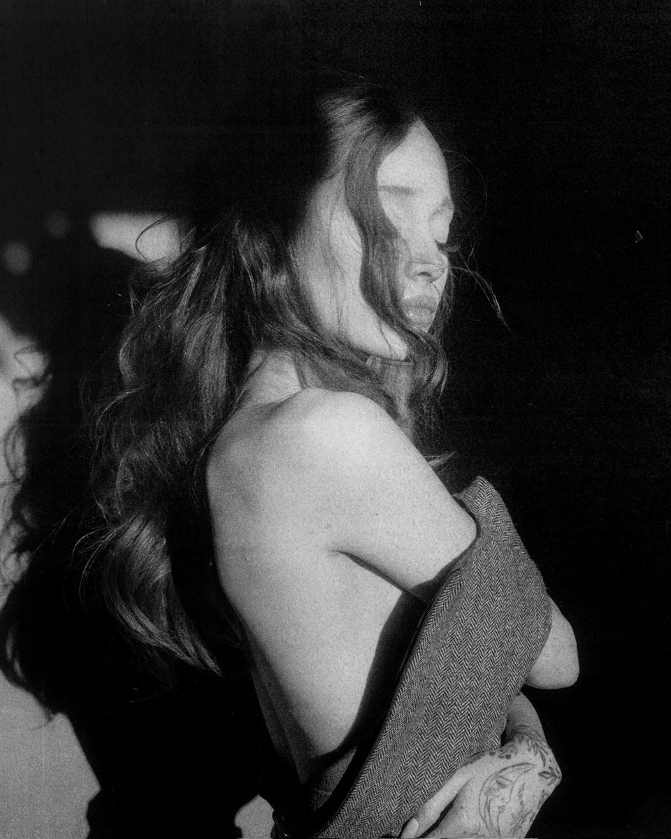 TeamAriana's tweet photo. petal ꕤ ｡˚ tiktok listening party
https://t.co/PGSwqd5n2l https://t.co/Gg4aDS5FsR