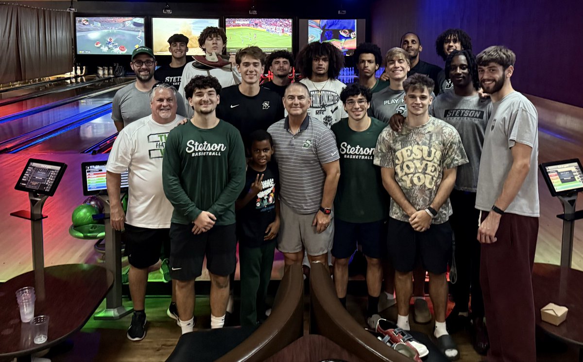 DonnieJones's tweet photo. Great Night Team Building @StetsonMBB Bowling Together. #Allhats https://t.co/uwTGCCqnu2
