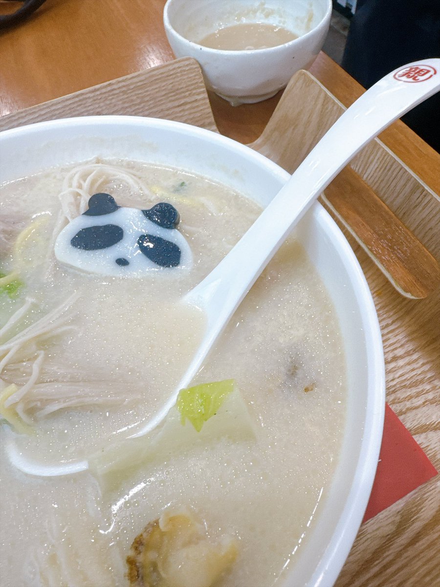 19M_M28's tweet photo. 夜、風呂前の麻辣湯。
パンダさんいた https://t.co/twmCILBxgC