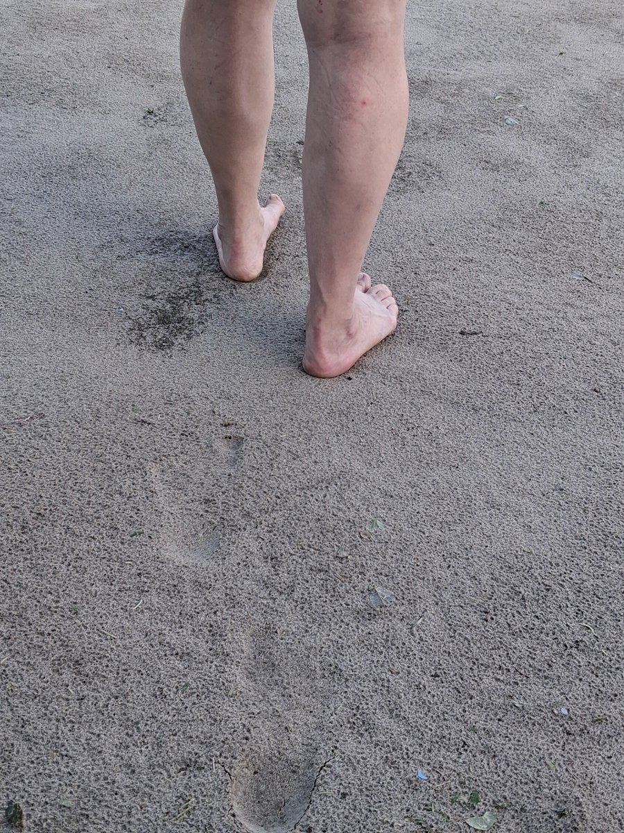 Sweetpetite_6's tweet photo. Beach fun⛱️ https://t.co/3inNGgche5