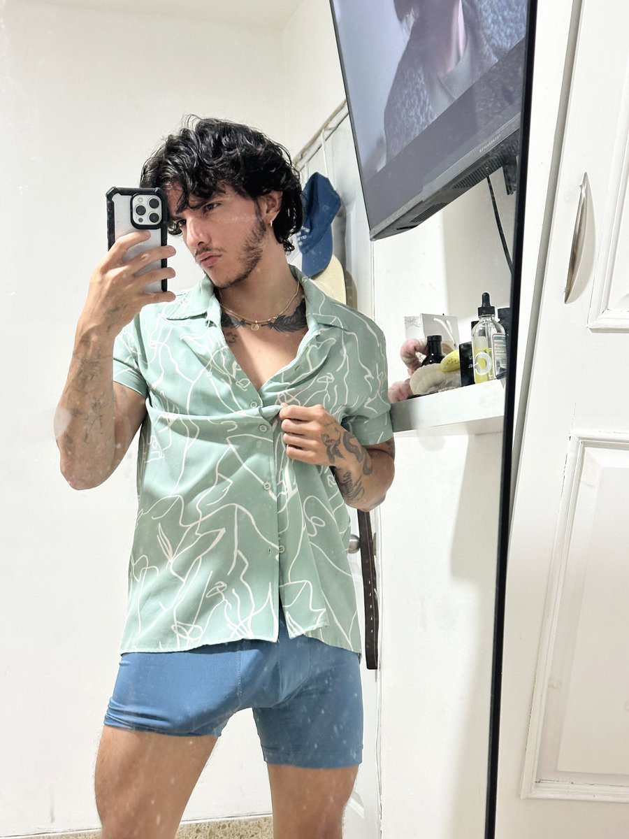 buraktho's tweet photo. im i ur type? https://t.co/j0TVAHXNgJ