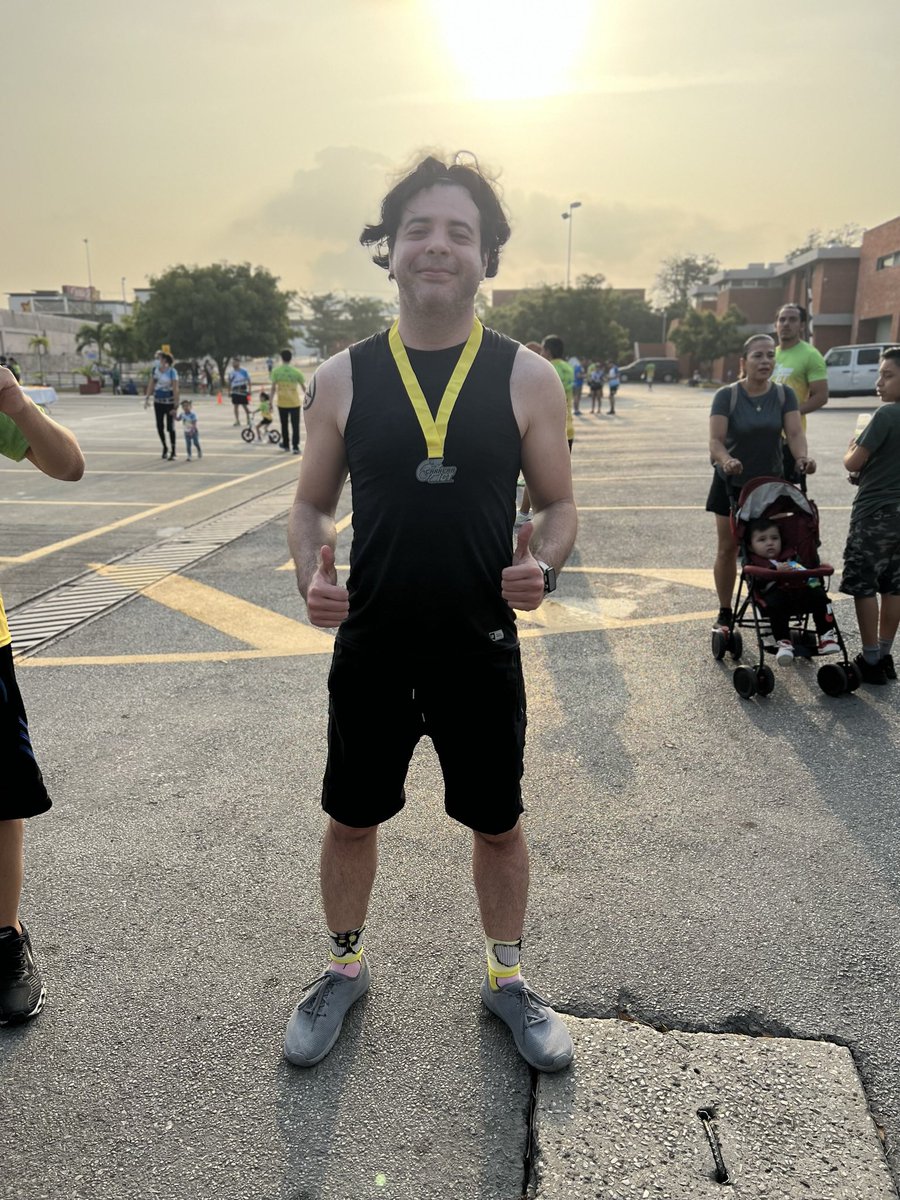 PpGlz's tweet photo. @DRomfer @PabloC79909 @Seergiot3ck Y con esta te cierro la cuenta. Tercer carrera y en esta traigo número. Si en las otras no lo traigo es porque NO me gusta traerlo (para eso es el chip que te pones en el tenis) ahora ya vas admitir que te equivocaste? Sigo esperando las tuyas 😘 https://t.co/Jhy4DIGfoc