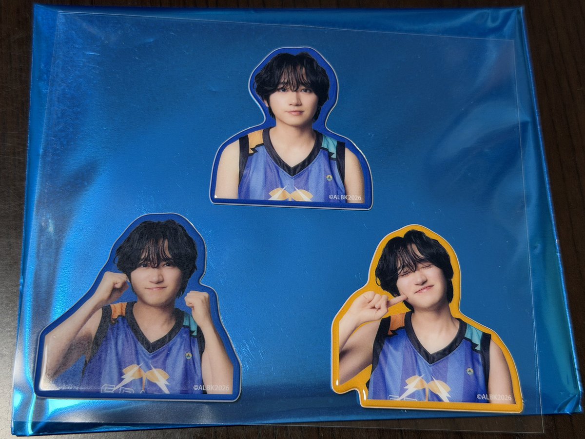 _lily1923_'s tweet photo. @15_Akashi_ 初めまして、検索よりお声掛け失礼いたします。
当方の所持している定本さんと岩崎の交換は可能でしょうか？
8/5池袋ですと20時ごろのお取引は可能です。
難しい場合は郵送お取引希望です。
ご検討いただけますと幸いです。 https://t.co/27KwRAzZbu