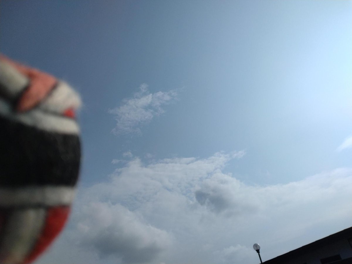 QTENGER's tweet photo. おはレッド！佐世保は晴。今の気温は29.9℃。
＼
今朝も暑いぞ😐
面白いタクシー業界用語
「お化け👻」：思いもよらない場所から長距離を乗ってくれる客が現れることらしい🙄
#イマソラ #企業公式夏のフォロー祭り
#企業公式が毎朝地元の天気を言い合う
#おは戦80805as 🌊 #タクシーの日 https://t.co/ZDeeXxyhsC