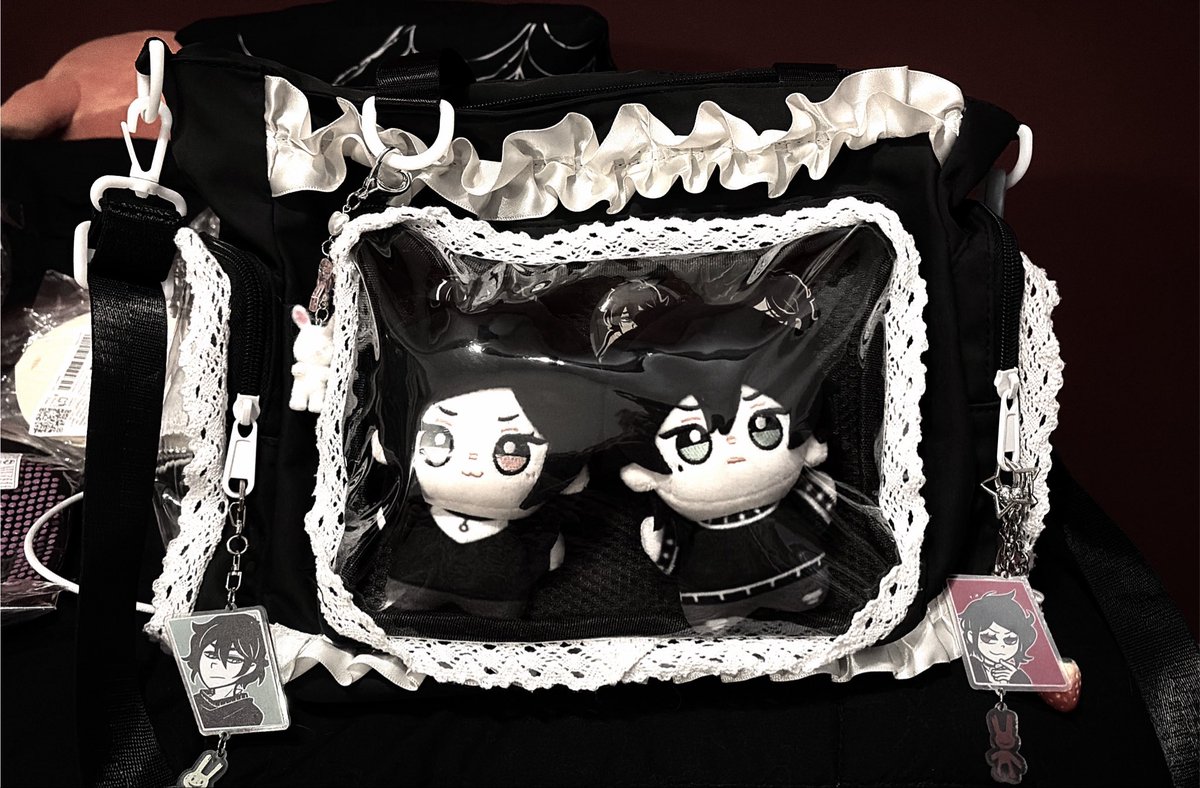 visceral_ley's tweet photo. Tcoaal itabag update :3 wish I had more stuff tho, but now everyone will know how much of a brother lover I am!! 🩷 https://t.co/Z2M31I0i4U