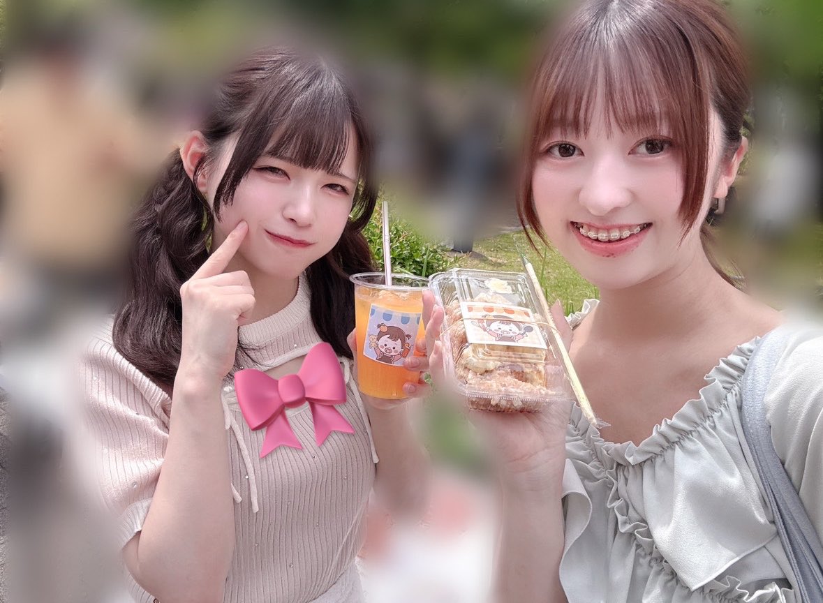 YukineRamune's tweet photo. おはようございます☀️☀️

もねち💚とあそびにいってきたんだ〜
「一緒にこのイベント行く？？🥺🥺」って聞いたらからあげに釣られて来てくれたんです！(¯﹃¯ )💭🍗🍗ｶﾜｲｲ
優しい姉貴もねち🫶🏻 ⸝⸝ ⸝꙳

今日も一日水分💧・塩分🧂忘れずとってがんばろう٩( 'ω' )و
 #LitMelt #リトメルト #リトメル https://t.co/M54FdtgxF3