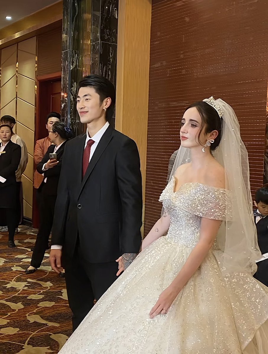 goodman185's tweet photo. 巨根猛男与他的西班牙老婆 #男朋友 https://t.co/kzqdEwJJ4w