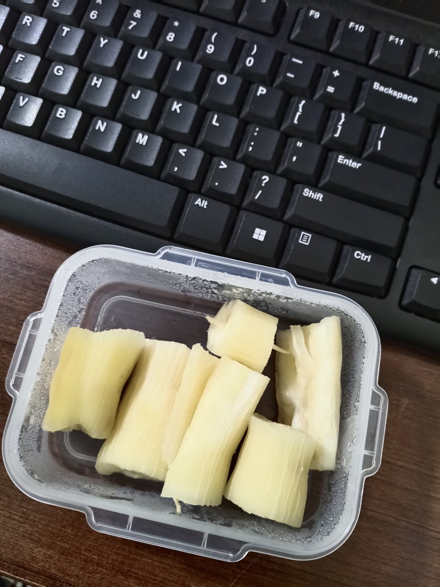 xndar_'s tweet photo. Spill sarapan kalian hari ini guys, aku pake singkong kukus https://t.co/JdJ2QSgCuM