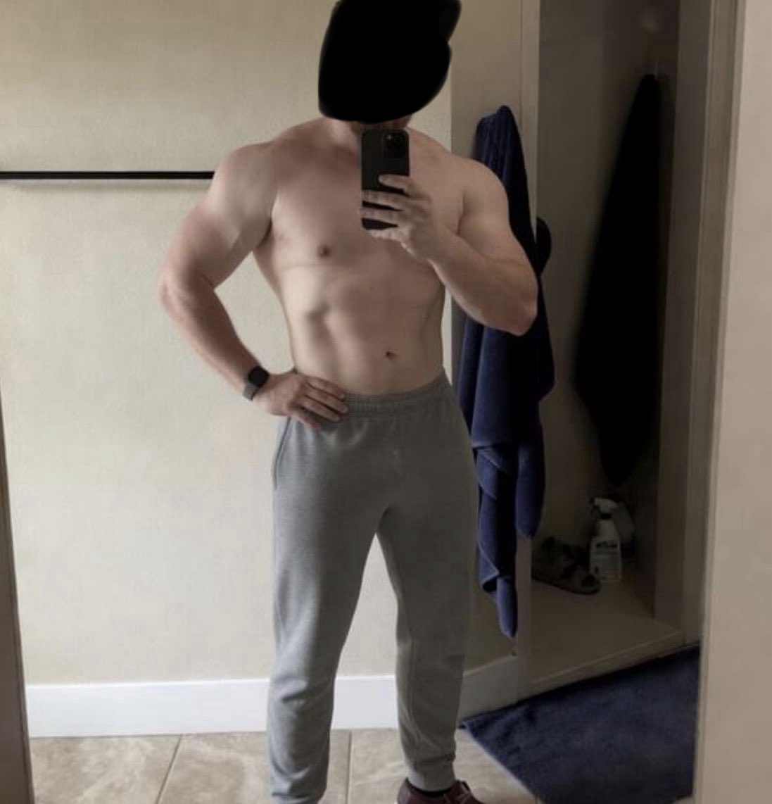 TheSexyMantis's tweet photo. Be honest..... where did your eyes go first? #ShirtOff #FitnessNSFW #MensPhysique #GreySweats #BodyProgress #Hung #BWC #NSFW #nsfwtwt #wmaf #bleached https://t.co/JVUwdip7lV