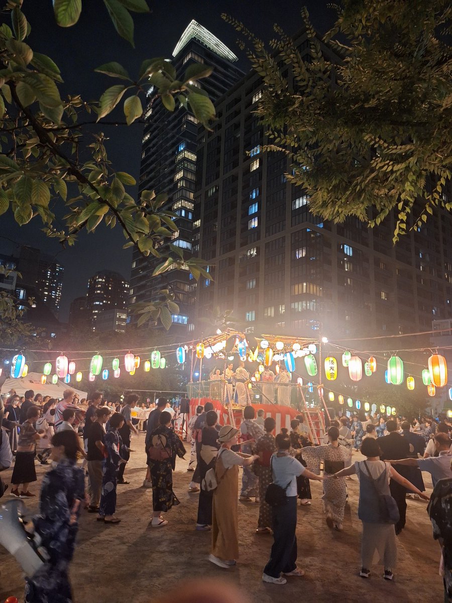 6utaemon's tweet photo. ２日目は鉄砲洲でしかかからない、全国ご町内音頭と平成日本ふるさと音頭がかかりませんでした。残念です。３日目には是非お願いします。他に大江戸東京音頭や銀座カンカン娘も以前かかっていましたよね。 https://t.co/6RtrYzRISW