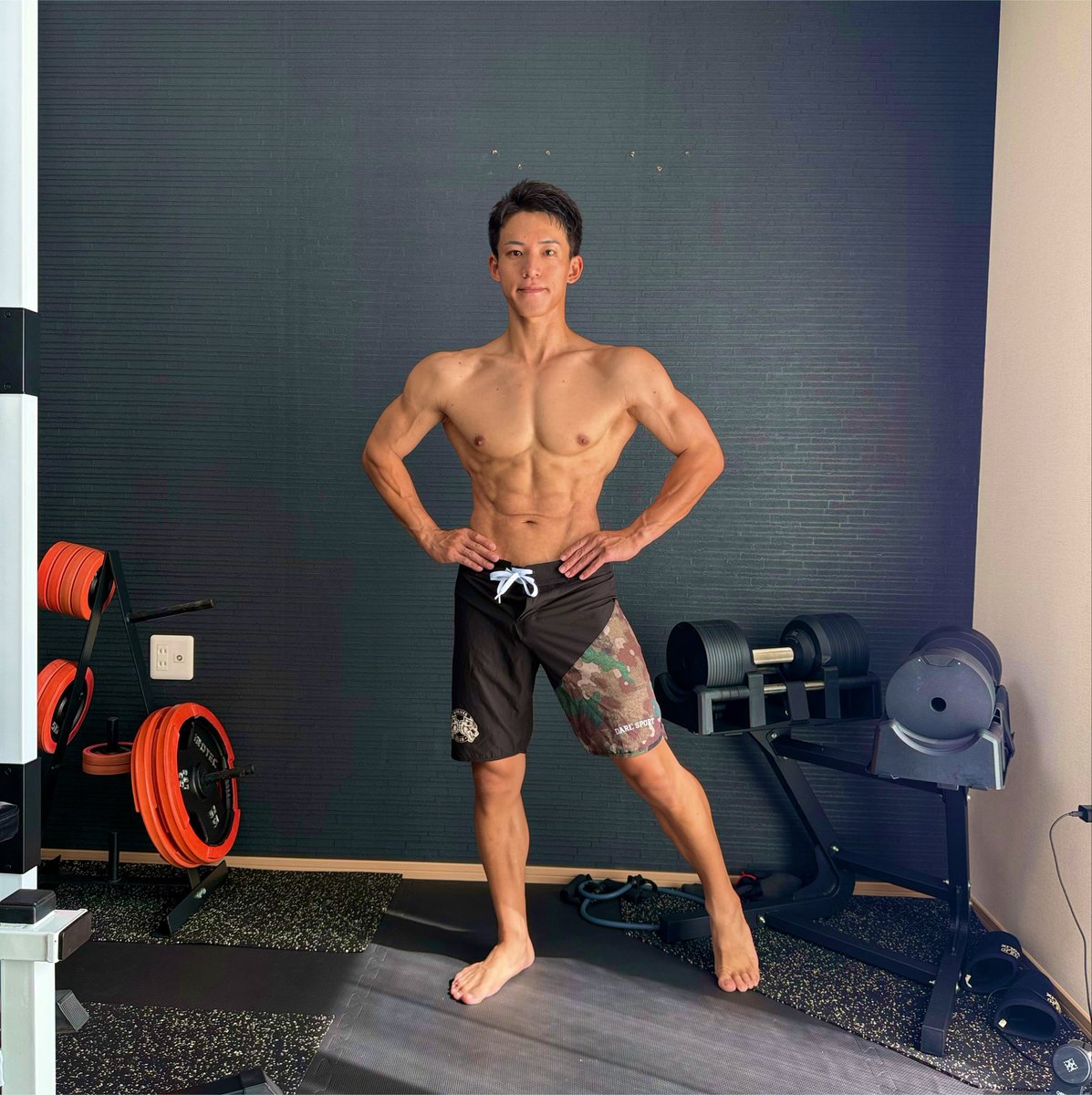 hiro19891227's tweet photo. おはようございます☀

減量はしてないけど
体キープできてます🔥

今日は家族でプール😎

子供の成長が楽しみ(^^)

#筋トレ
#家トレ
#ダイエット https://t.co/f6HZbzMPZ2