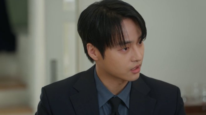 dramacoKR's tweet photo. [#SpookyinLove Episode 7]

"Kalian ketemu di mana emang?"
🐰🐻 : Di gunung

"Wow di gunung? Ngapain?"
🐻: Kita ketemu waktu climbing

"Yeori kayaknya cuma indoor climbing aja deh."
🐰: Engga tuh, aku juga outdoor climbing. Kita juga jogging di Han gang bareng.

"Rumah lu di mana? Jauh amat jogging sampe ke Han gang"
🐰: Ya emang jauh, makanya kita jogging trus makan ramyeon juga.

"Ga mungkin banget lu ngelakuin itu semua. Kok bisa?"
🐰🐻: Ya itu karena... KITA SALING CINTA!

Krik...krik...krik...

Nenek Yeori: Kalian berdua, ikut aku sekarang!