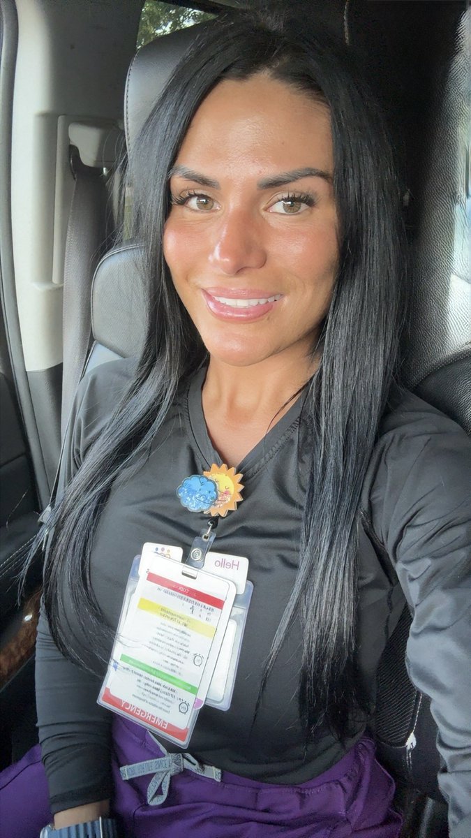 Ann132965's tweet photo. Happy Tuesday! Good morning! (Evening) have an amazing night! 5/5 🦉 I’m smiling because I think it’s beautiful to smile! So please smile! 😊 you are loved and appreciated! Always ✨nursing life be like ❤️ https://t.co/rdN6evJbcb