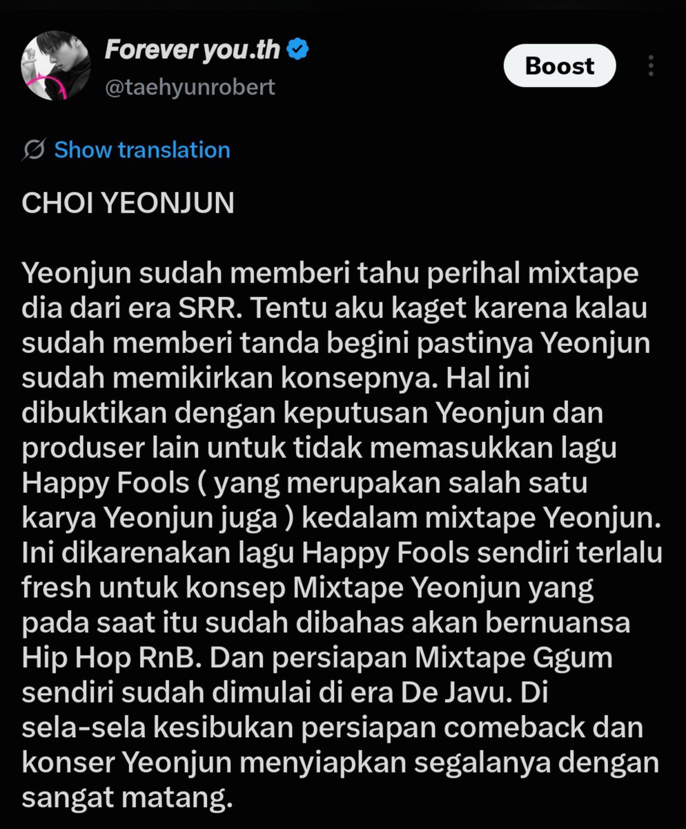 taehyunrobert's tweet photo. 🤣🤣 gini gini

Pertama, udah pada tau ya kalau truck itu kiriman akgae, jadi harusnya sampai sini komentar kebencian ke satu member itu salah. Pokoknya nyalahain member manapun itu SALAH.

Kedua, untuk debut mixtape atau debut solo itu gak semudah bilang "Bighit, aku mau debut mixtape juga" GAK GITU YA WAHAI SAUDARA-SAUDARA! Banyak pertimbangan yang harus dipikir. Akupun sebagai solomon juga pengen banget Taehyun debut mixtape tapi dia sendiri juga sudah bilang kalau buat dapat ijin dan karya dia diterima itu SUSAH. Kemarin Hueningkai juga ada bilang kalau kemungkinan dia debut mixtape itu ada tapi jangan disangka itu mixtape bakal ada dalam waktu dekat 😭 Yeonjun aja mikirin soal debut album mixtape udah dari era SRR bahkan mungkin sebelumnya.

fyi, lagu Happy Fools harusnya masuk ke mixtape Yeonjun tapi gak jadi karena gak cocok sama konsep mixtape dia dan akhirnya jadi masuk ke album TXT. Dan dramanya pun pasti sama, Yeonjun pasti sempat kena tolak juga berkali-kali sampai akhirnya berhasil dan keluarlah mixtape GGUM.

Semua itu butuh proses ya saudara-saudara.

Ketiga, bilang member lain gak ada schedule atau schedule member lain gak sebanding dengan Yeonjun itu sama dengan gak menghargai usaha member lain yang lagi jalanin schedule mereka sekarang dan gak menghargai usaha Yeonjun buat proyek album solo dia sekarang. Aku paham kok kekecewaannya ada di bagian promosi schedule member lain yang kurang tapi dengan menyudutkan satu member juga gak akan merubah apa-apa. Yang ada bukannya fokus bantu push schedule member lain kitanya malah sibuk nyalahin satu sama lain. Lagian Yeonjun kan proyeknya Album solo yang menurutku memang harus di push untuk sekarang. Akun resmi TXT aja fotonya album Yeonjun yang artinya fokus utama sekarang memang di Yeonjun. Menurutku member lain juga bisa sambil istirahat sebelum comeback album Japan dan bakal ada comeback album korea lagi DAN PASTINYA BAKAL ADA TOUR LAGI dalam waktu dekat jadi STOP KOMEN SEOLAH MEREKA PENGANGGURAN. Mereka semua itu lagi sibuk garap schedule masing-masing dan schedule group. Yeonjun kelihatan aktif banget itu karena YA MEMANG DIA YANG LAGI COMEBACK ALBUM. 

Btw disini aku marahin yang nyalahin member ya, kalau ada yang protes ke agensi ya silahkan. Tapi dipikir dulu kata-katanya, jangan sampai menyudutkan satu member. 

Keempat, tolong lah jangan gampang kemakan berita kompor yang memang kalian tau tuh akun gak bener 😑 kalaupun isi di komentar itu non moa yang sok tau ya udah! Cukup sampai mereka! yang beneran moa gak usah ikut-ikut!

Dah sekian, terimakasih.