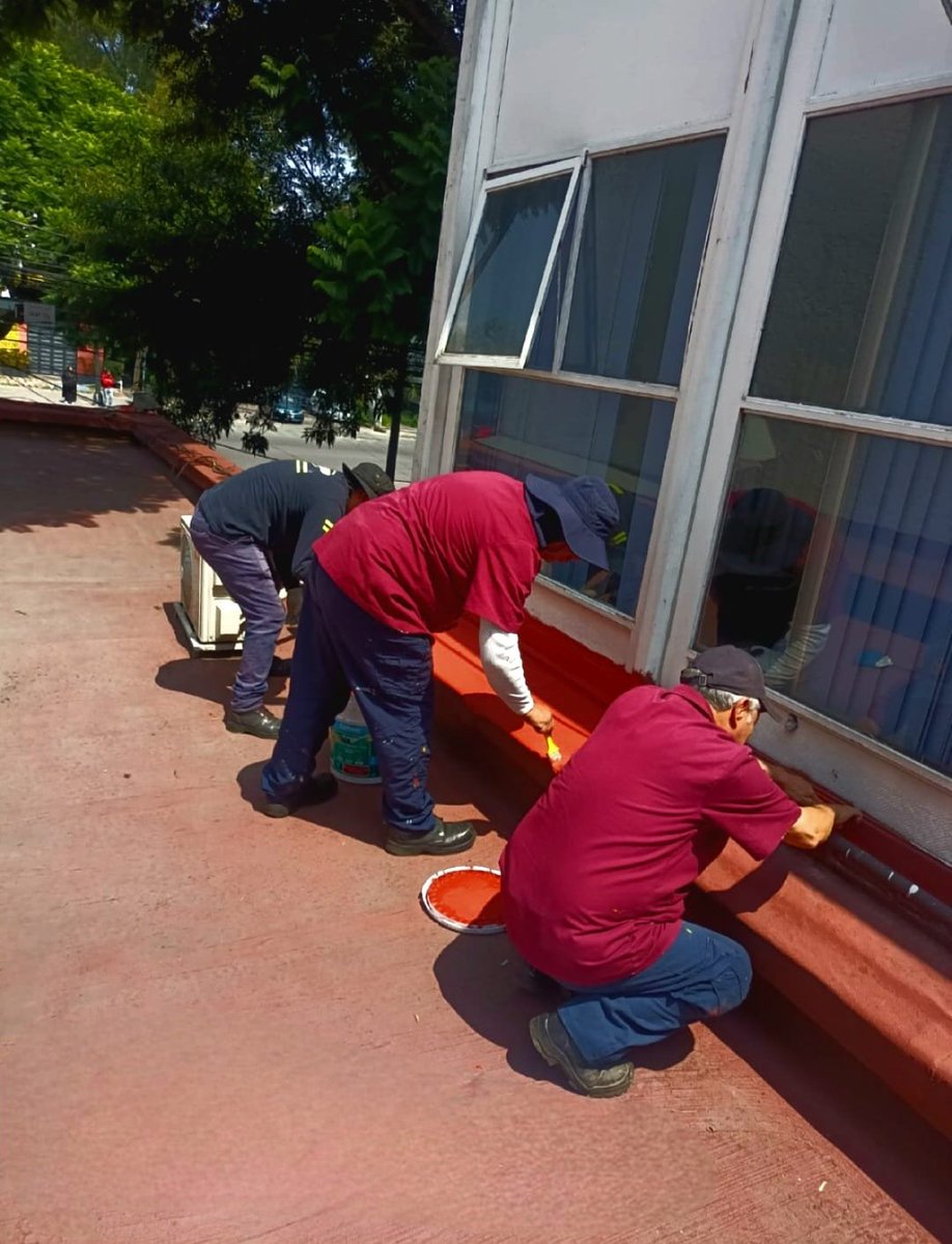IsssteZonaSur's tweet photo. ...medicamentos que ahi se resguardan 

​Desde la Subdelegación Administrativa de la Zona Sur, reafirmamos el compromiso de mantener espacios dignos y seguros para la salud de nuestros derechohabientes. 🤝
#ISSSTEZonaSur #MartíBatres #rockavilaissste #nitzysuarez #carmenvillafaña https://t.co/h7s0fIX4YL