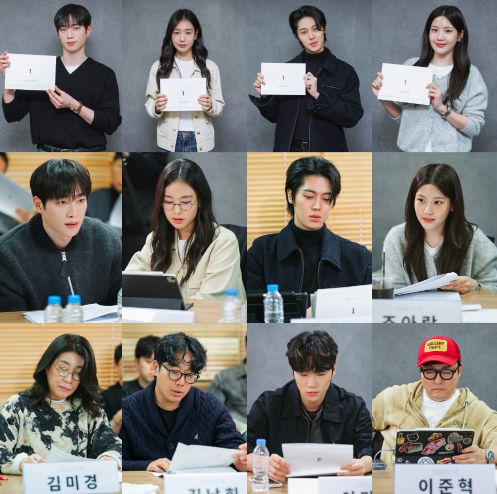 slist2015's tweet photo. 서강준·안은진, ‘너 말고 다른 연애’ 대본연습 공개…“첫 만남에 현실멜로 매력 보여줘”

#서강준 
#배우서강준 
#SEOKANGJUN 
#안은진 #배우안은진 #安恩眞 #AhnEunjin 
#너말고다른연애 
#너말고다른연애_서강준 
#너말고다른연애_안은진
⬇️관련기사⬇️
https://t.co/PL2cTXKpVS https://t.co/SXXgBnRJfG