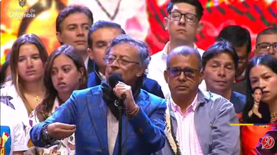 emiliolagos1's tweet photo. "Desde ahora propongo que si tratan de perseguir al actual presidente de la Republica de Colombia con cárceles inmerecidas, se declare una huelga nacional indefinida"

Presidente Gustavo Petro https://t.co/AgS9lIj3gm