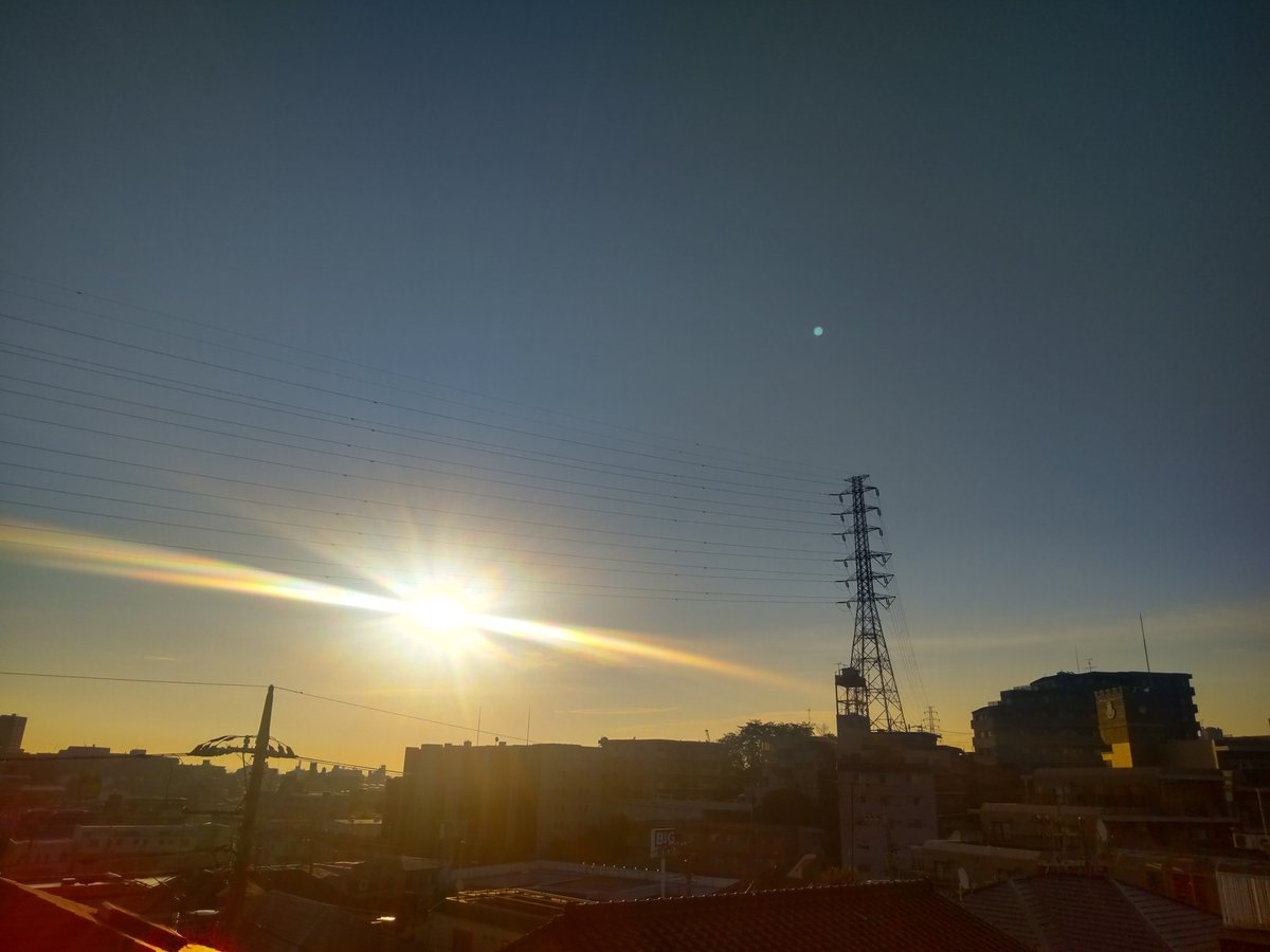 ryommayer's tweet photo. 8月4日 夜明けのうた

遅番2023年の晴天。
まいにち賞レース見始めたら止まらない、おもろい。 https://t.co/bOZds1QB2h