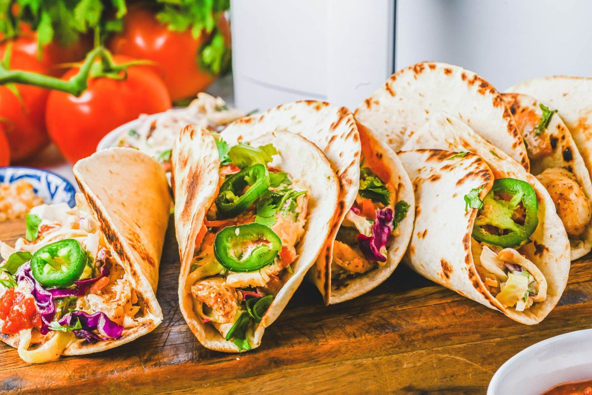DishntheKitchen's tweet photo. No one can resist these Air Fryer Fish Tacos featuring mouth-watering fish fillets coated in a lively mix of Cajun spices. https://t.co/cWKJ1ttqR3 https://t.co/CxKKs45afE