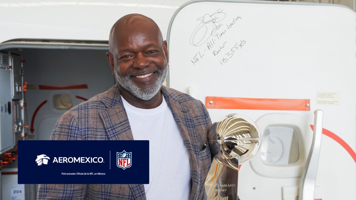 Aeromexico's tweet photo. Hoy presentamos oficialmente nuestro nuevo livery para celebrar que Aeroméxico es el nuevo patrocinador oficial de la NFL en México. 🏈✈️

Una nueva temporada está por despegar. https://t.co/sosUc01hwQ