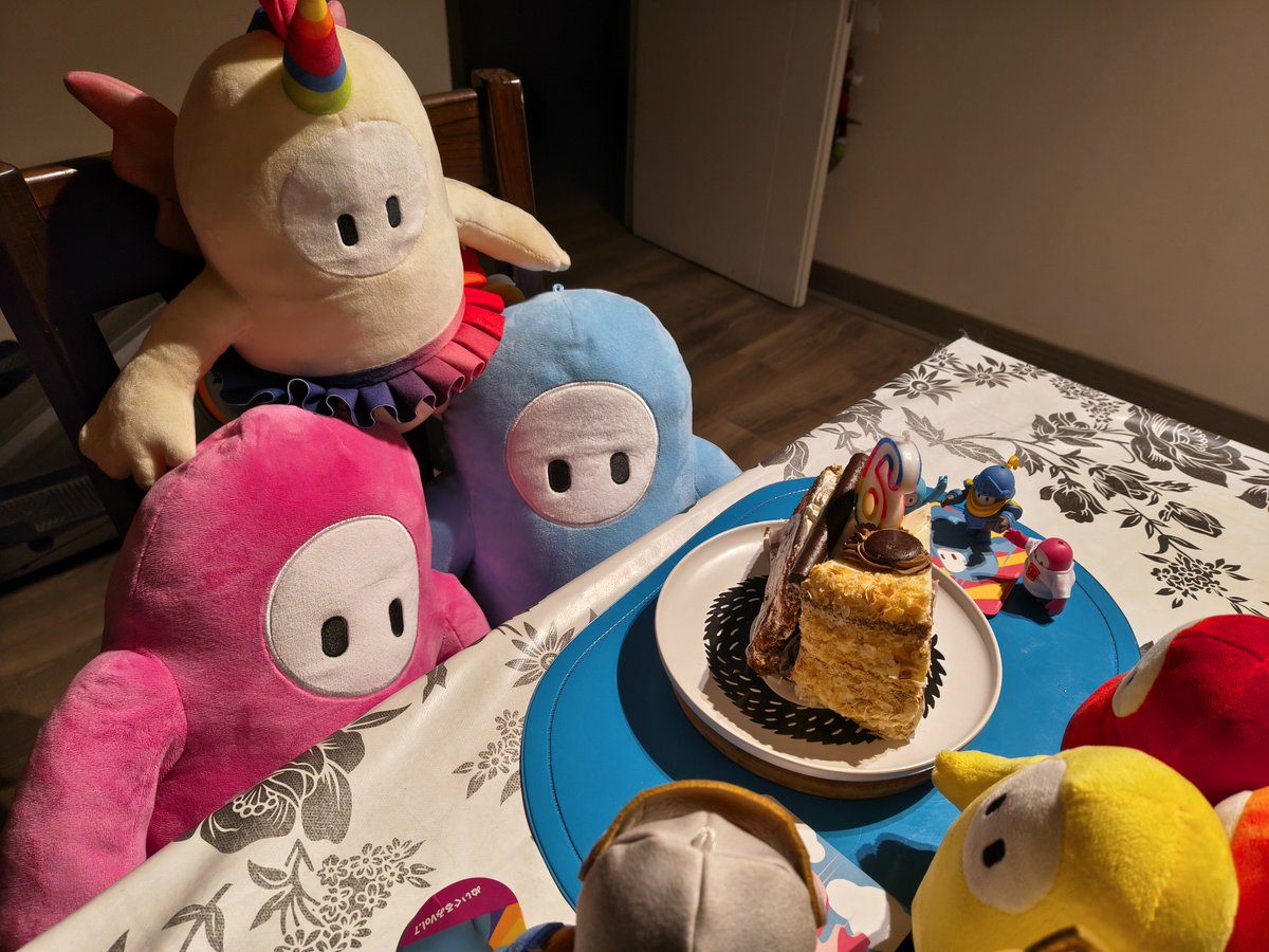 lastflik's tweet photo. Happy 6th Birthday Fall Guys! #HappyBeanDay https://t.co/4d3DAOYnns