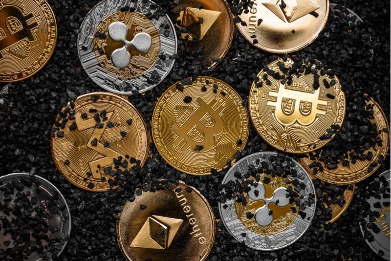 AndyTraceGroup's tweet photo. The new report maps the illicit and legitimate uses of crypto privacy tools, drawing on data from TRM Labs, Chainalysis, the RAND Corporation, the United Nations Office on Drugs and Crime (UNODC), Statista, and U.S. Treasury Department disclosures. https://t.co/1Je8ZZCRFU