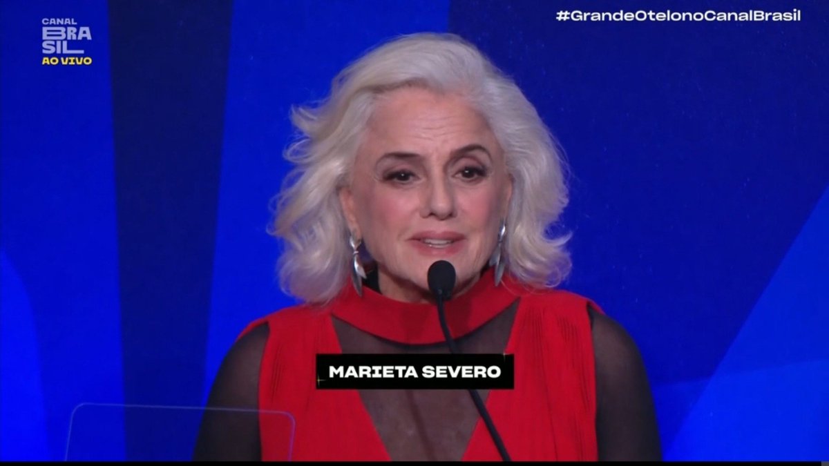 jotauelleia's tweet photo. a marieta severo tá tão linda apresentando o grande otelo meu deus que mulher elegante fina chic https://t.co/egAmvuzd7A