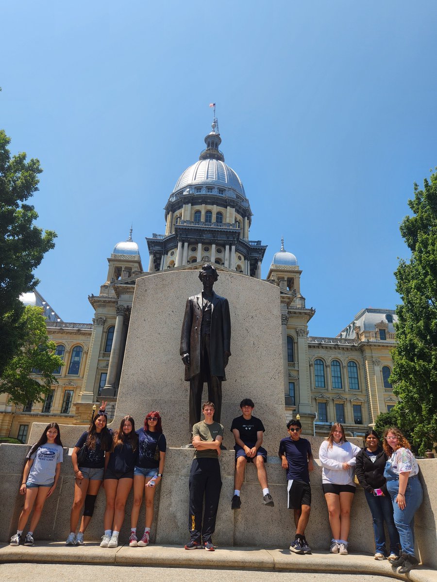RickoverNavalHS's tweet photo. Rickover Travel Club Summer Trip to St. Louis Area--Day 1!  The kids explored the Illinois  Capitol building, climbed to the top of the Cahokia Mounds (ancient Native American mound city) and took in a rodeo and rides at a county fair! @ChiPubSchools #TravelClub #SummerTrip https://t.co/1DxcxpmbwH