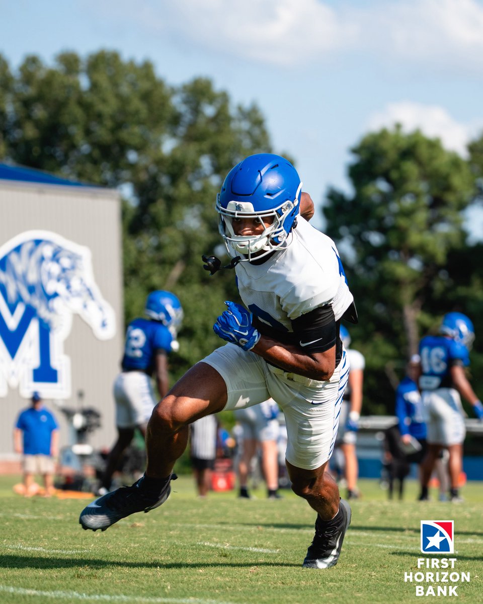 MemphisFB's tweet photo. Back at it

#CloseTheGap | @FirstHorizonBnk https://t.co/LqIjtYN6l3