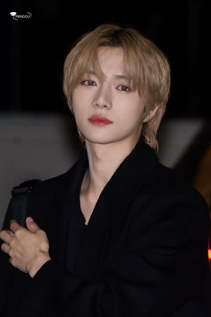 vampirecbg's tweet photo. Beomgyu with blonde hair a VERY necessary thread 🪡 🧵 https://t.co/xfmDm43plz
