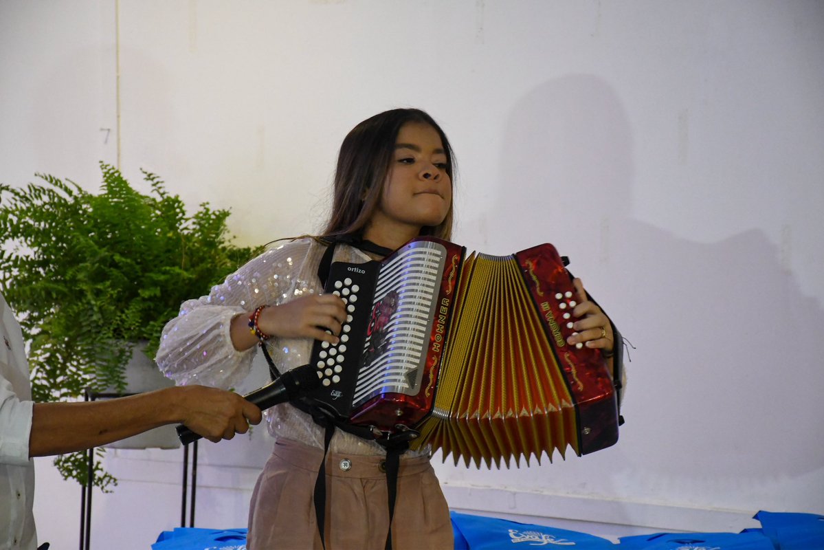 NoticiasDCesar's tweet photo. 🎶 El EVAFE 2026 presentó oficialmente su programación y reafirmó su compromiso con el talento femenino del vallenato. Del 14 al 16 de agosto, Valledupar recibirá a acordeoneras de Colombia y el mundo con concursos, conversatorios y grandes espectáculos. #EVAFE2026 #Valledupar https://t.co/3T3Ks7o1Yt