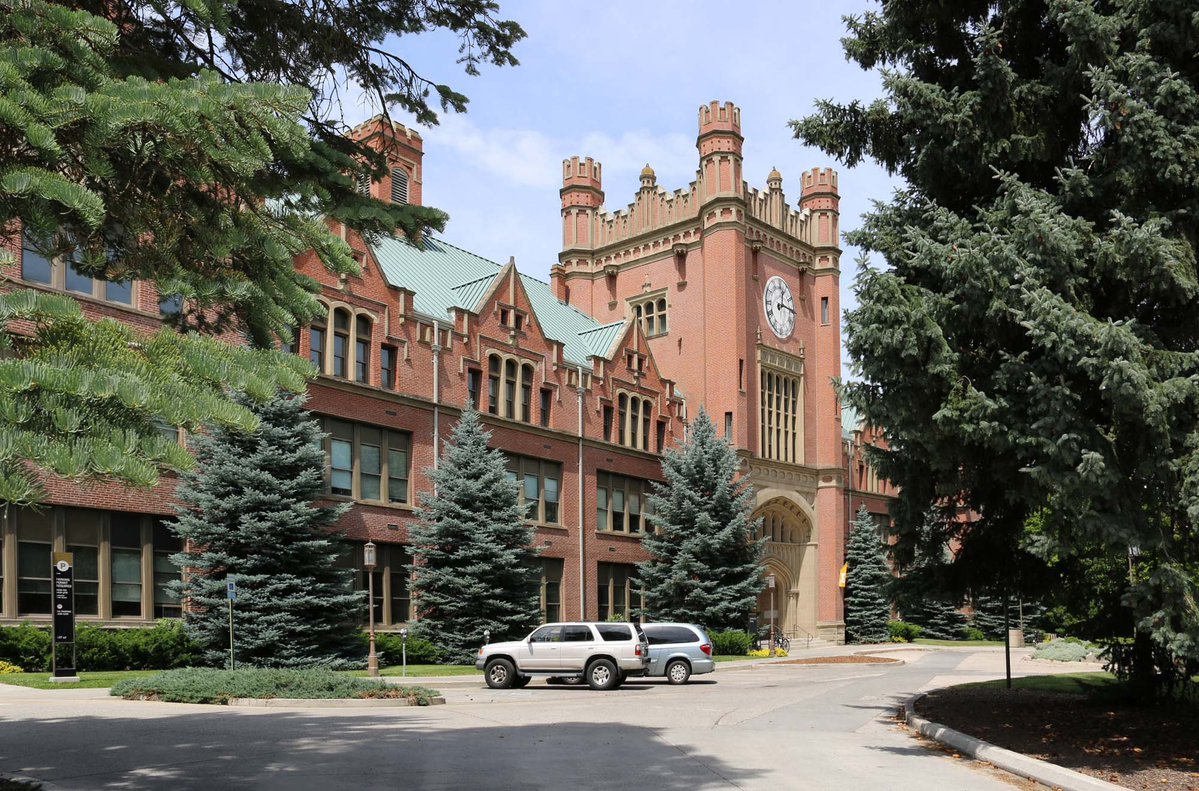 boondockbrian's tweet photo. @randy_westlund Idaho's public architecture peaked at the University of Idaho. I would recommend a good tour of their campus including the admin building, memorial gym, life sciences, and all the historic fraternity's down Greek row. We don't live on a fault; let's use brick and mass timber. https://t.co/wyoTl6mFEA