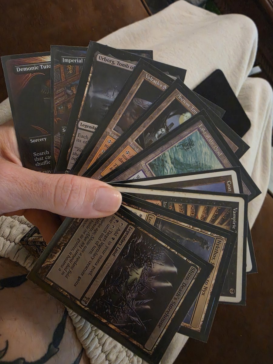 Mono_blk_queen's tweet photo. I need more Mtg nerd moots!! 

Add me and show me your deck lists or something sheesh. 

#mtg #mtgcommander #tcg #commander https://t.co/27UfbOsXMh