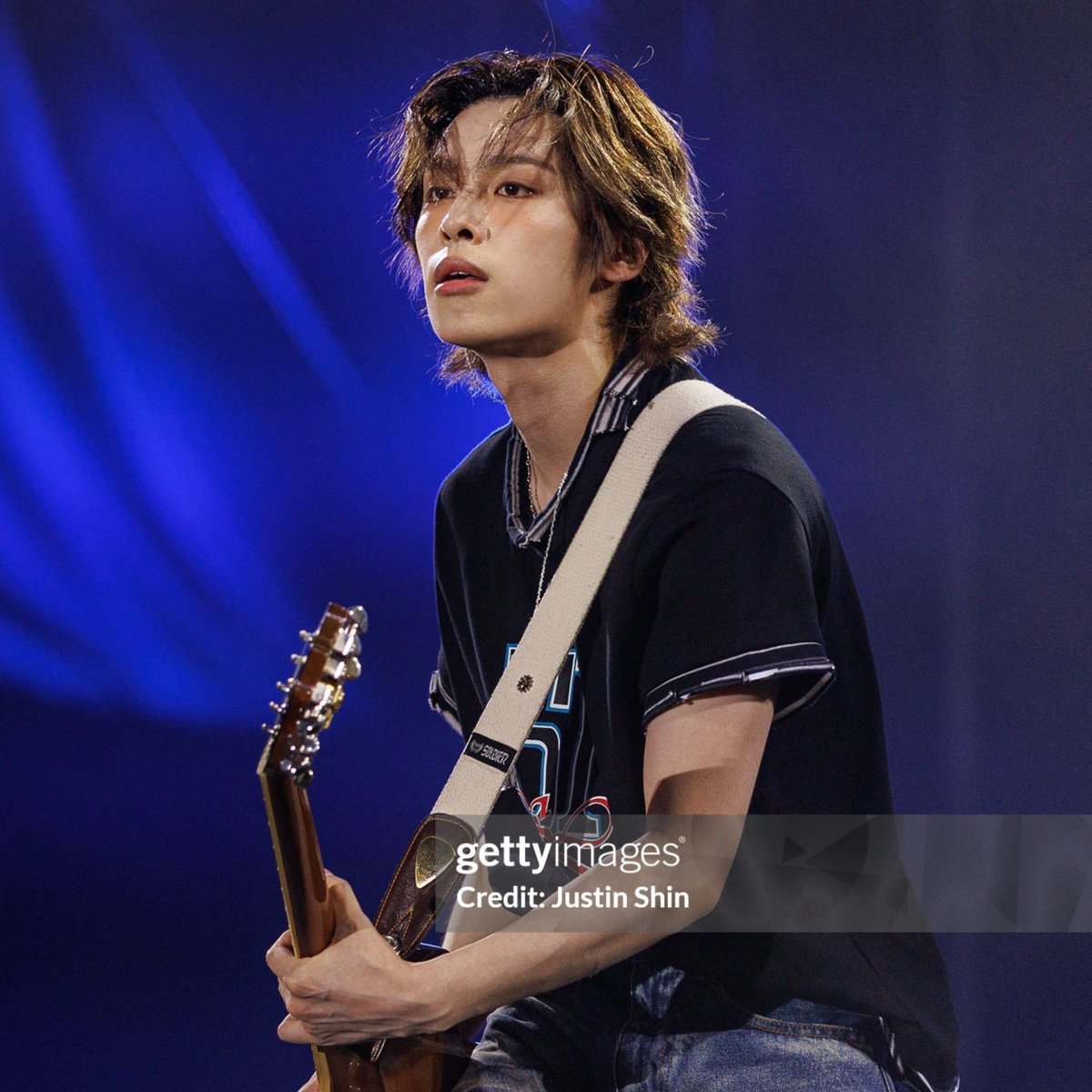 gaonpost's tweet photo. Gaon on Getty Images vs on Instagram https://t.co/VFKpz1880w