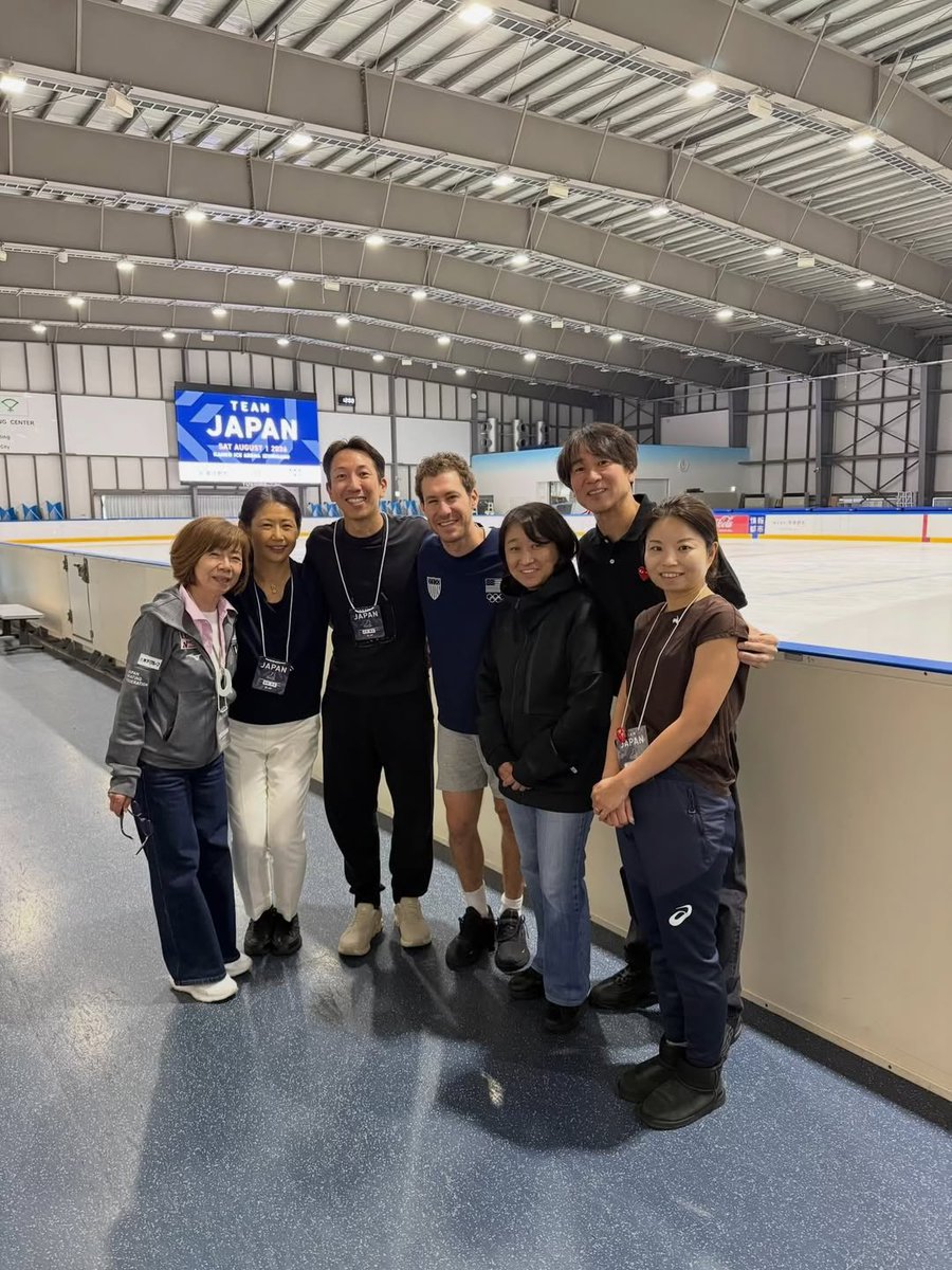 jasonbskates's tweet photo. 先週、日本スケート連盟の皆さん、そして日本のトップジュニアスケーターの皆さんとご一緒できる機会をいただきました。心から楽しい時間を過ごすことができました。皆さんにも楽しんでいただけていたら嬉しいです。🇯🇵⛸️🌟 @skatingjapan https://t.co/eelf7dG1Ch