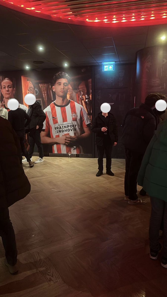 Riaaz_1's tweet photo. #PSVNAC (24/01/26) resultaat bizar (2-2)
Zakelijk= dag!💯#PSVBusinessLounge
#iKigaiBOX🍽️🍤🥩#VanBommel #Sildillia
#PSV @PSV @ESPNnl @RoodwitPodcast https://t.co/vbEpR9OZ3T