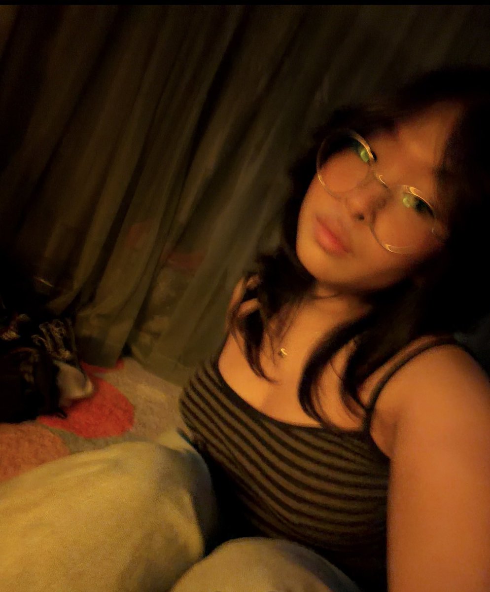 ngochii_'s tweet photo. streaming val for tn ⁽̨̡ ¨̮ ⁾̧̢ https://t.co/yYE6vMxYmO https://t.co/f6U1uoIyD5