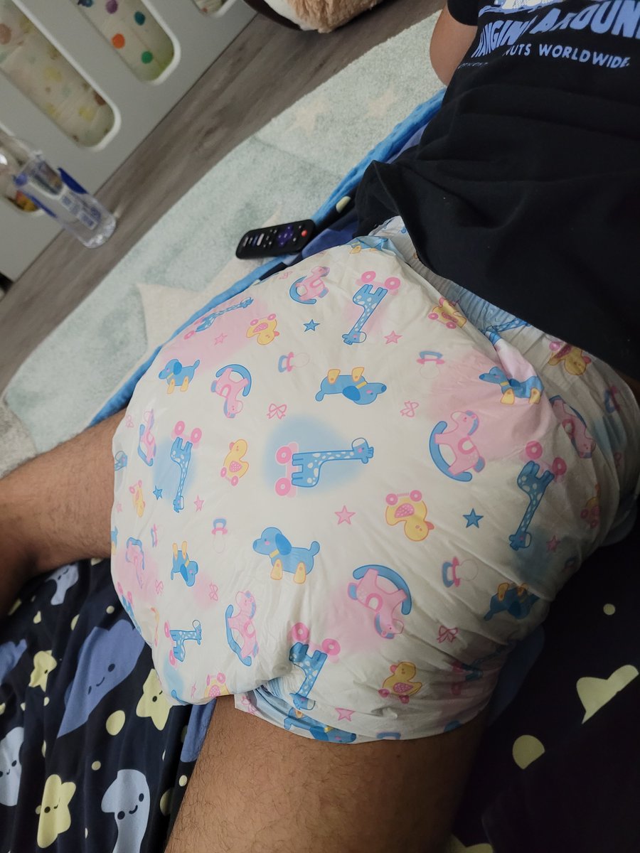 lilpampstar's tweet photo. You snooze, you lose lil bro!

Uh oh... Looks like he lost his potty training too! https://t.co/xjLvE44HTo