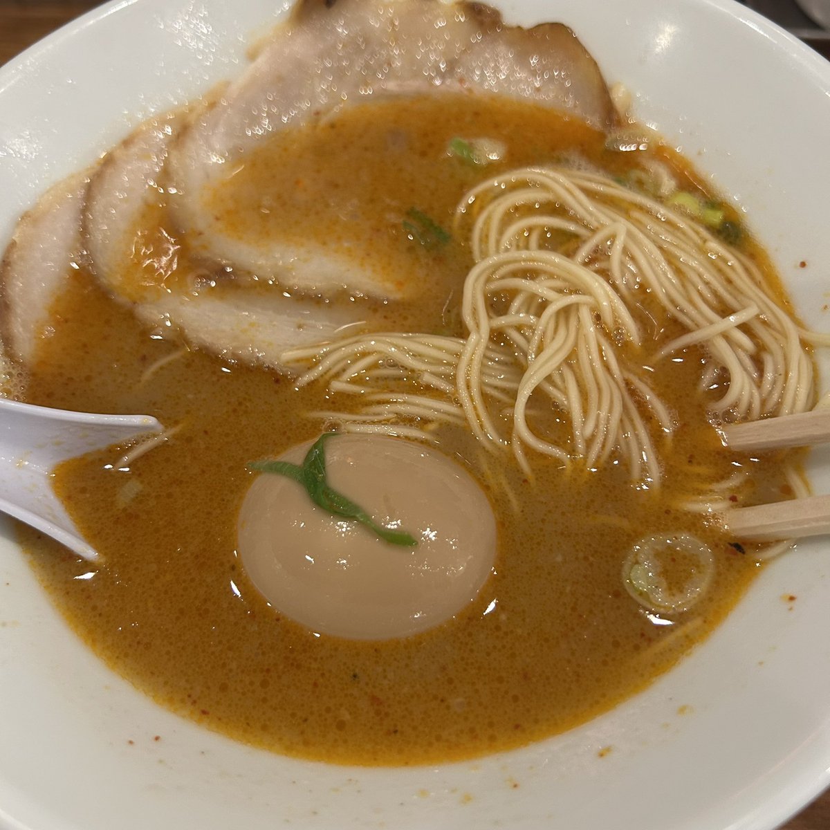 AozBones28's tweet photo. ラーメンと別れられないーー。

寿命が、削られてるーー。
#ラーメン https://t.co/XEjmxItEOg