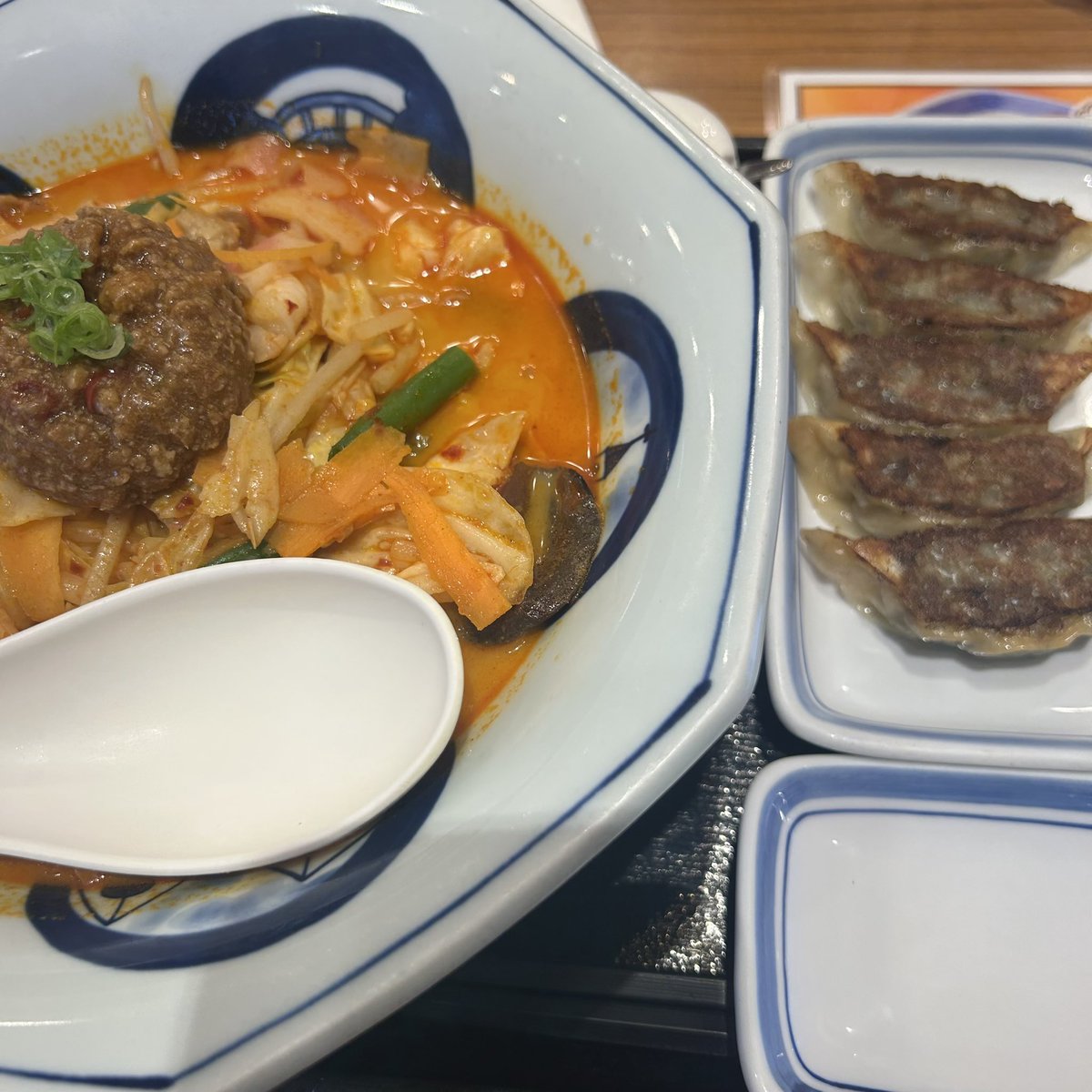 AozBones28's tweet photo. ラーメンと別れられないーー。

寿命が、削られてるーー。
#ラーメン https://t.co/XEjmxItEOg