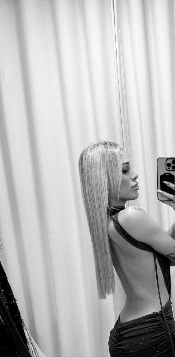 DanelikstarOK's tweet photo. Mañana estaré en la cena de los famosos en URUGUAY 🥰🩷 estoy re emocionada, tengo un vestido DIVINO 😍🩷 https://t.co/Toa2u7PNPX