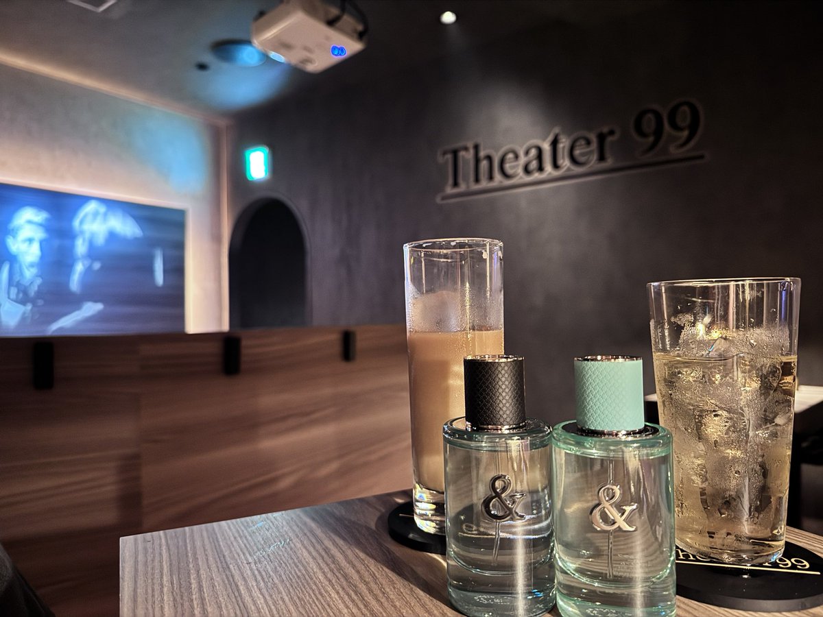 sa_____ri______'s tweet photo. こっそり……|ω･` )ﾁﾗｯ https://t.co/jXMJesq5HE