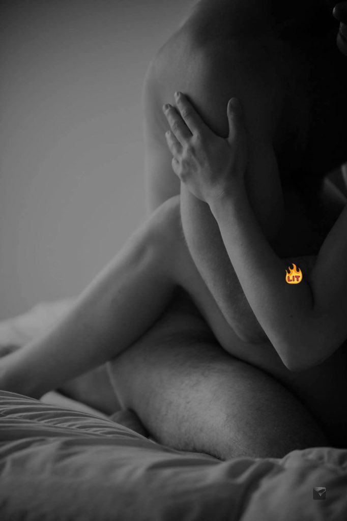 DMarian17's tweet photo. Brotan ardientes ríos de fuego rebosando sin control en lo más profundo de mi entrepierna cuando tu rabia me penetra fuerte y te imploro,  sé mío para siempre, papito.

ღ❥

#EroTuits
#PoesíaYErotismo
#EróticoAquelarre https://t.co/4YIlasytHK