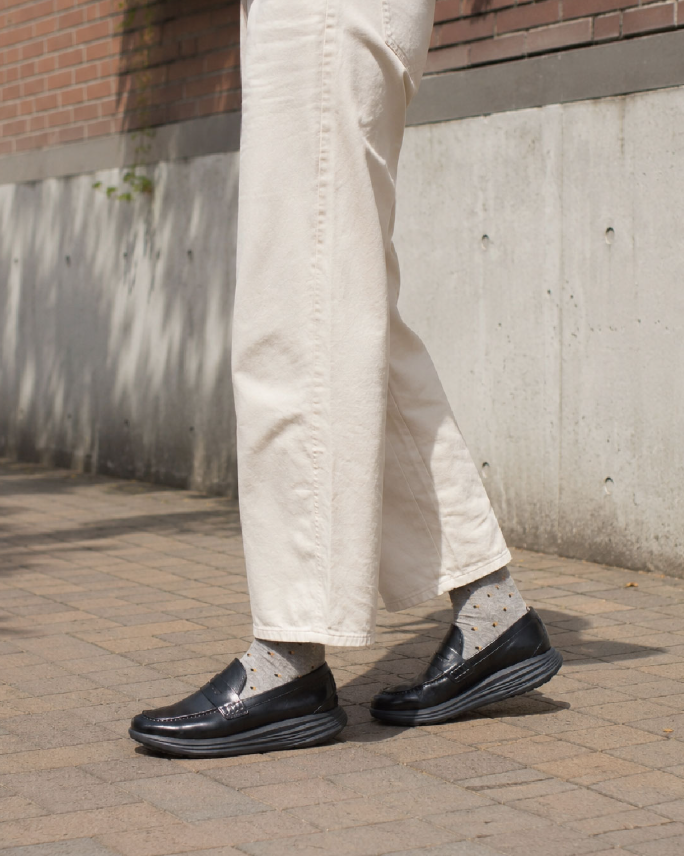 mbt_jp's tweet photo. シーンを選ばないBOSTON LOAFER。

#mbt #ウォーキングシューズ #ローファー #歩きやすい #スニーカー https://t.co/8DU8GVrhvu