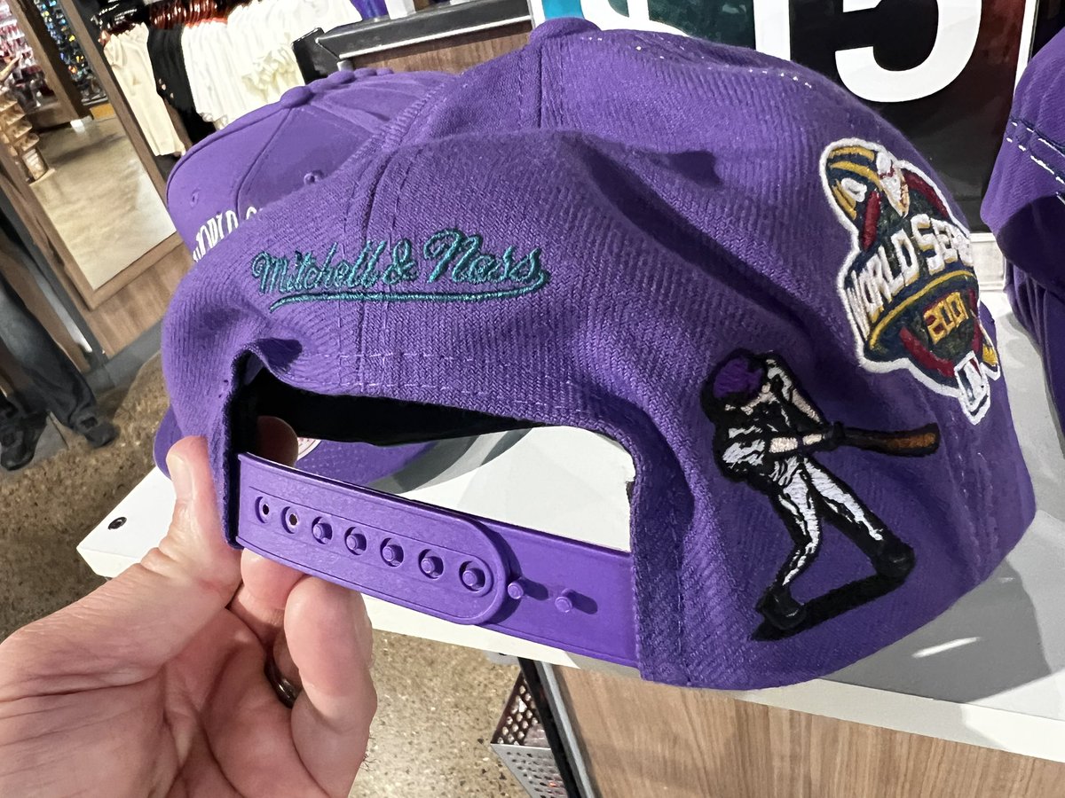 PHNX_Dbacks's tweet photo. The Item of the Game for tonight is 🔥 https://t.co/N03ivXGVZt