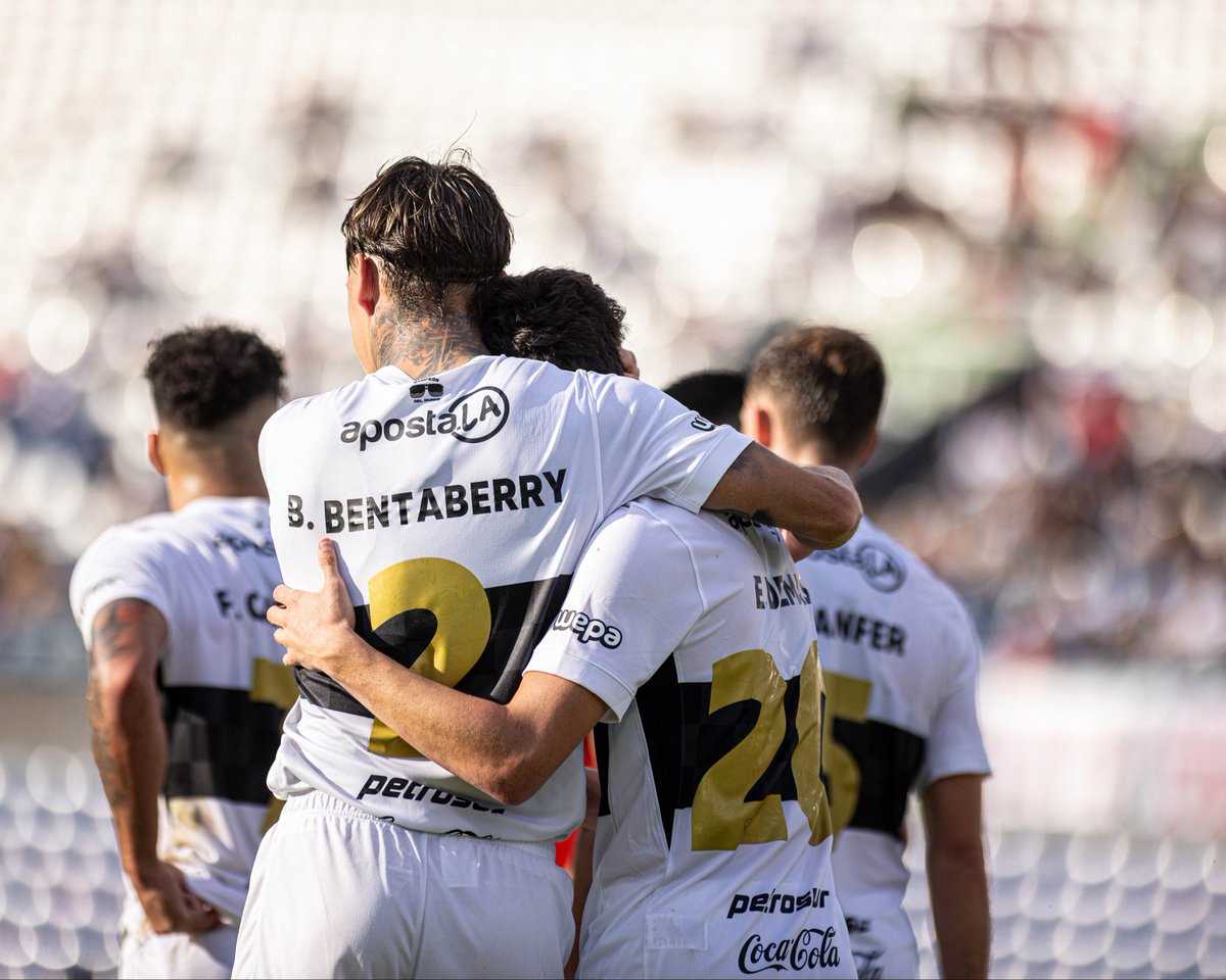 Bentaberry17's tweet photo. El éxito no es un golpe de suerte, es una paliza a la disciplina. 🫡 @elClubOlimpia https://t.co/5PkchENdNc