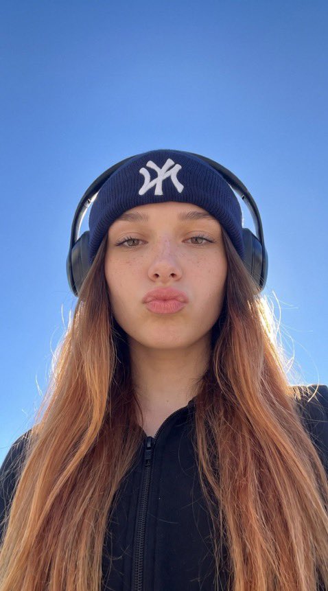 itsvicangeell's tweet photo. Do you prefer me before or now? 🏳️‍⚧️ https://t.co/QPcEezin19