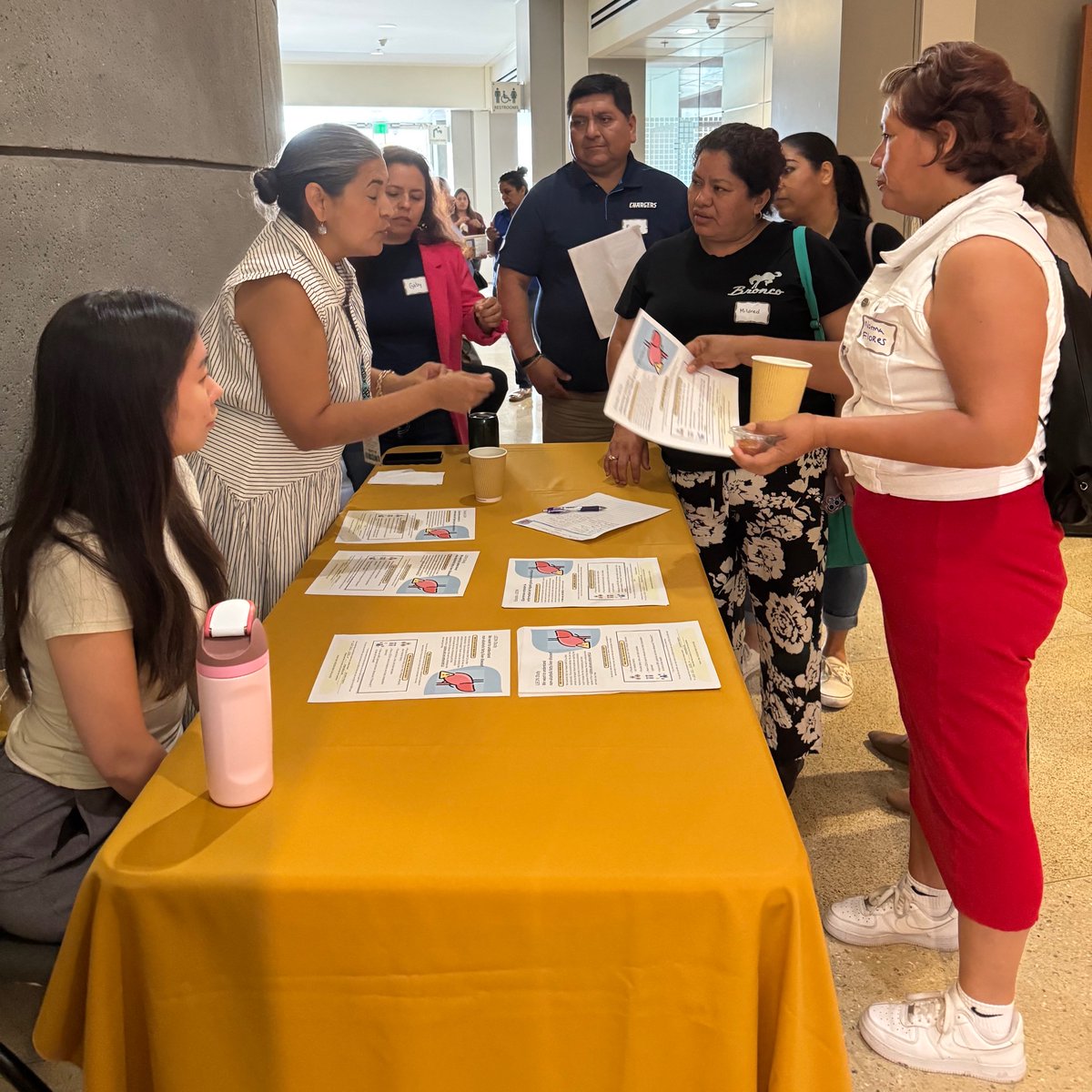 uscnorris's tweet photo. 110 community health workers trained on colorectal cancer prevention, a joint effort by @uscnorris, @USCCOPECC, @Genentech &amp; @CaRE2HEC. 

Storytelling + education = healthier communities. https://t.co/CbkADsL1jk